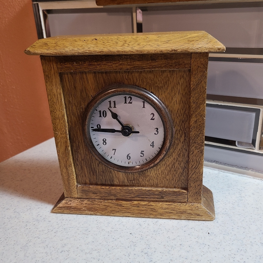 Rustic Brown Wooden  Clock